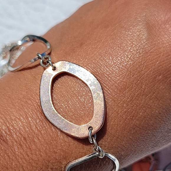 Tri Color Geometric Shaped Long Necklace! - Picture 7 of 9